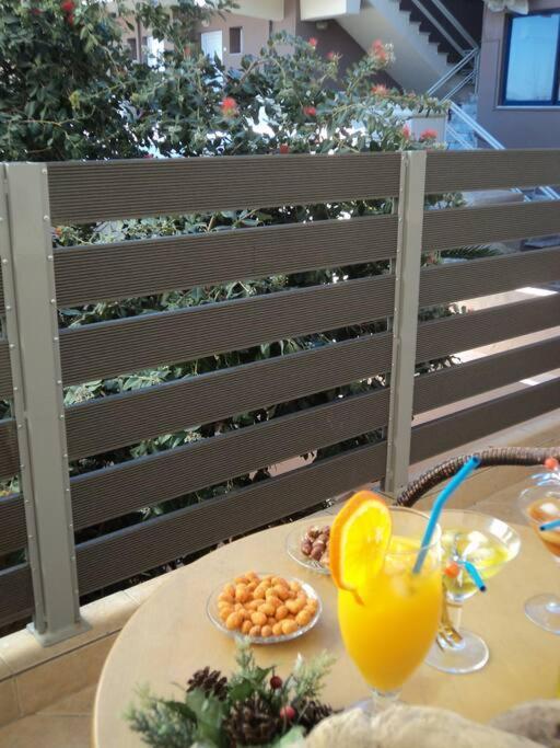 The Getaway Apartment Agia Marina  ภายนอก รูปภาพ