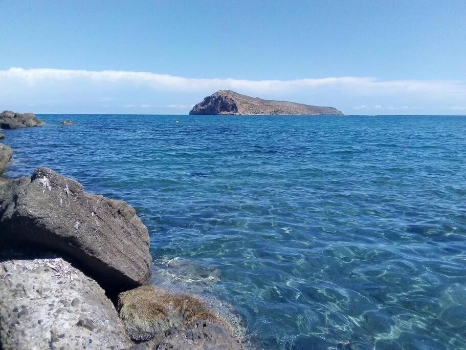 The Getaway Apartment Agia Marina  ภายนอก รูปภาพ