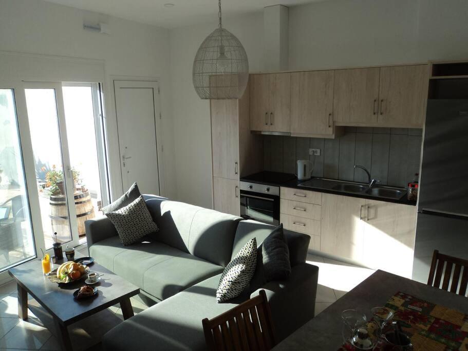 The Getaway Apartment Agia Marina  ภายนอก รูปภาพ