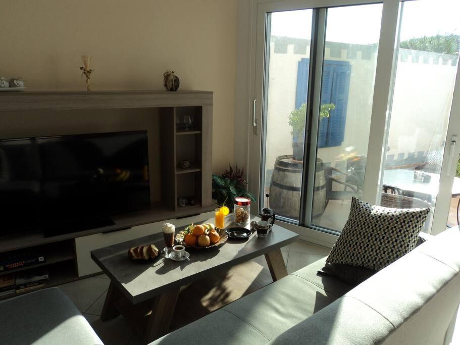 The Getaway Apartment Agia Marina  ภายนอก รูปภาพ